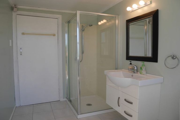 Photo of property in 25 Hemara Street, Waikanae Beach, Waikanae, 5036