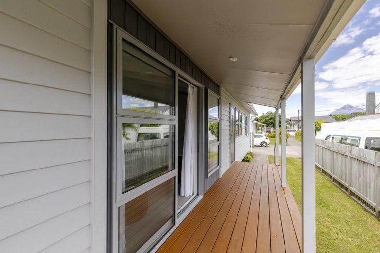 Photo of property in 6b Walsh Road, Westown, New Plymouth, 4310