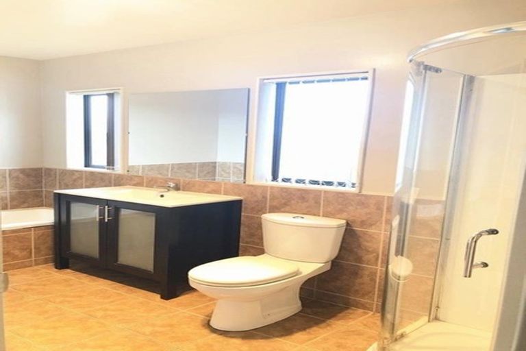 Photo of property in 160 Keri Vista Rise, Papakura, 2110