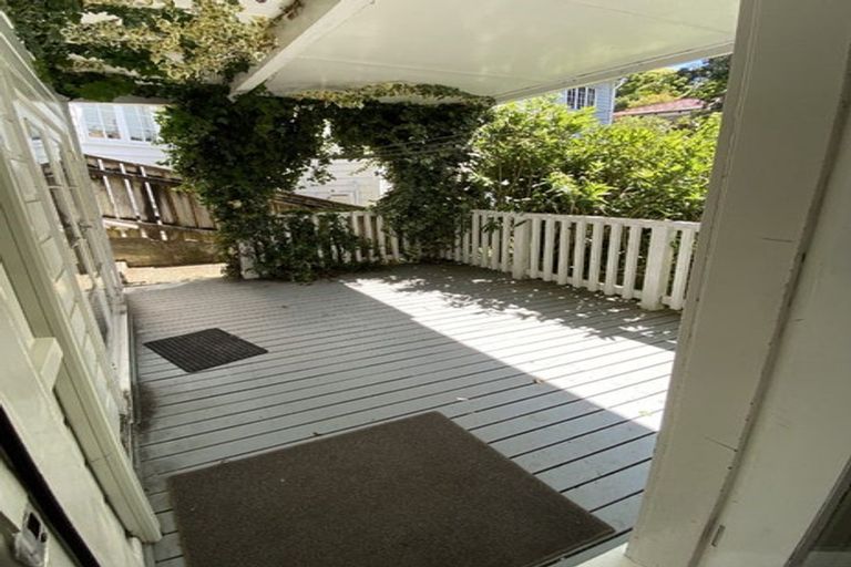 Photo of property in 4a Easdale Street, Kelburn, Wellington, 6012