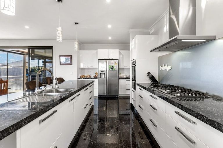 Photo of property in 7 Shillingford Boulevard, Rolleston, 7615