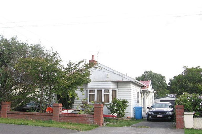 Photo of property in 15 Kensington Avenue, Petone, Lower Hutt, 5012