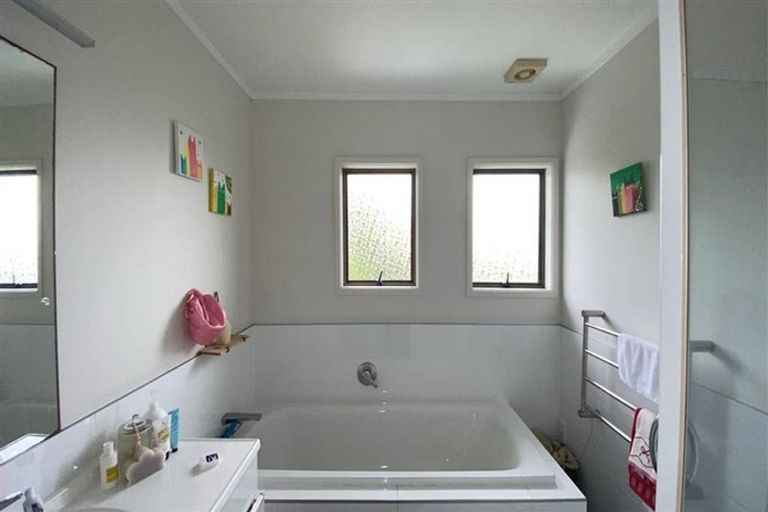 Photo of property in 859 Beach Road, Waiake, Auckland, 0630