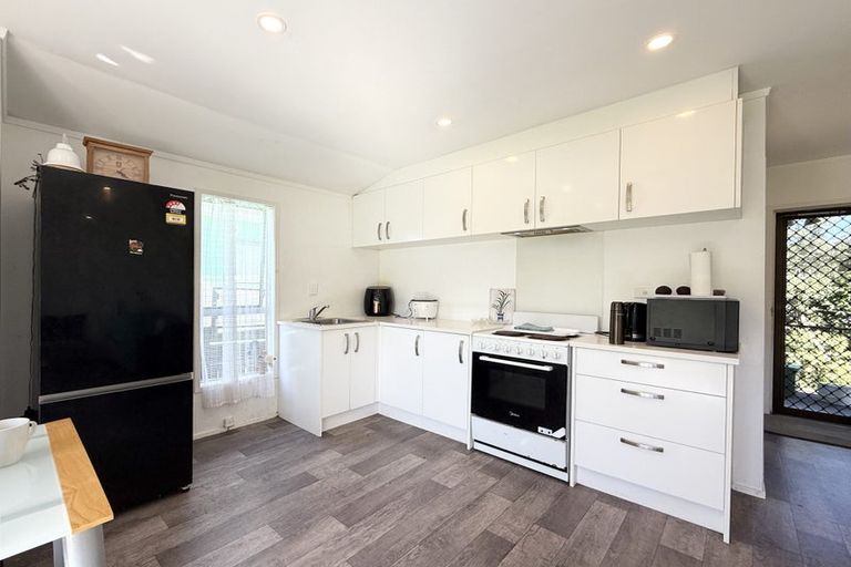 Photo of property in 1/5 Merriefield Avenue, Forrest Hill, Auckland, 0620