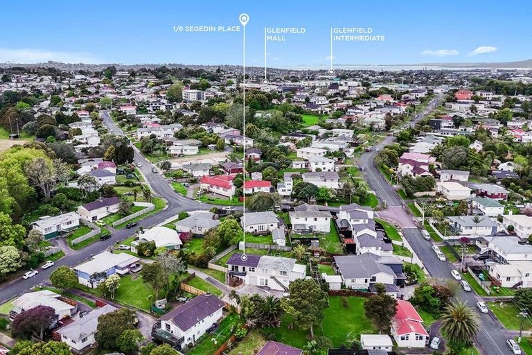 Photo of property in 1/6 Segedin Place, Glenfield, Auckland, 0629