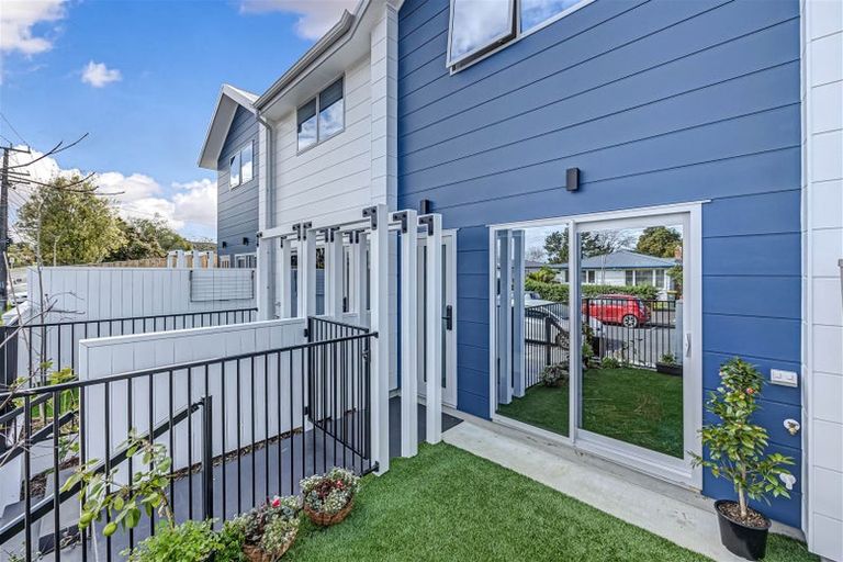 Photo of property in 3/21 Titoki Street, Te Atatu Peninsula, Auckland, 0610