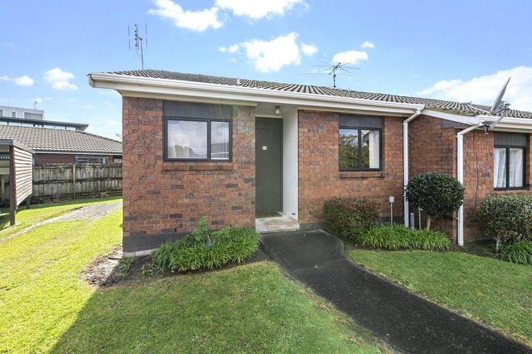 Photo of property in 13 Bellbird Place, Orewa, 0931