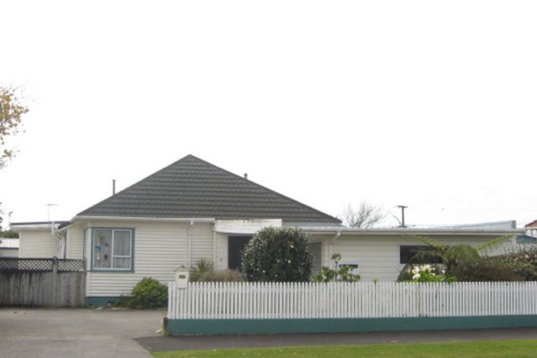 Photo of property in 327 Carrington Street, Vogeltown, New Plymouth, 4310