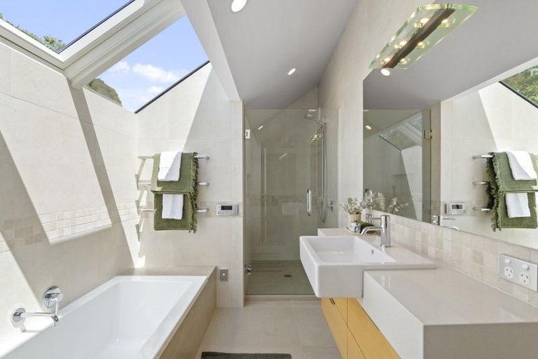 Photo of property in 37 Thornycroft Street, Fendalton, Christchurch, 8052