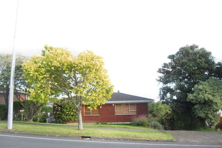 Photo of property in 73 Gossamer Drive, Pakuranga Heights, Auckland, 2010