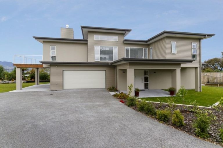 Photo of property in 3b Isobel Street, Acacia Bay, Taupo, 3330