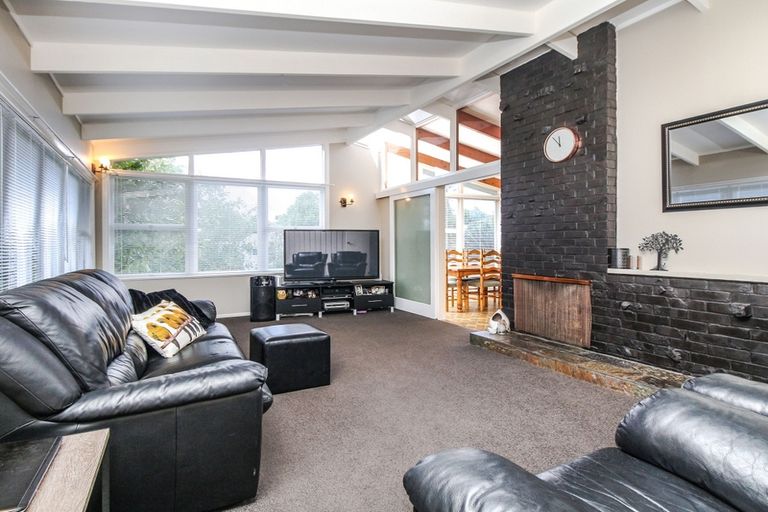 Photo of property in 3 Crompton Road, Massey, Auckland, 0614