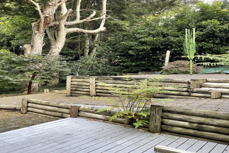 Photo of property in 48 Kingsclere Place, Goodwood Heights, Auckland, 2105