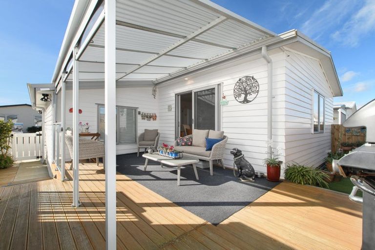 Photo of property in 11 Kamahi Crescent, Papamoa Beach, Papamoa, 3118