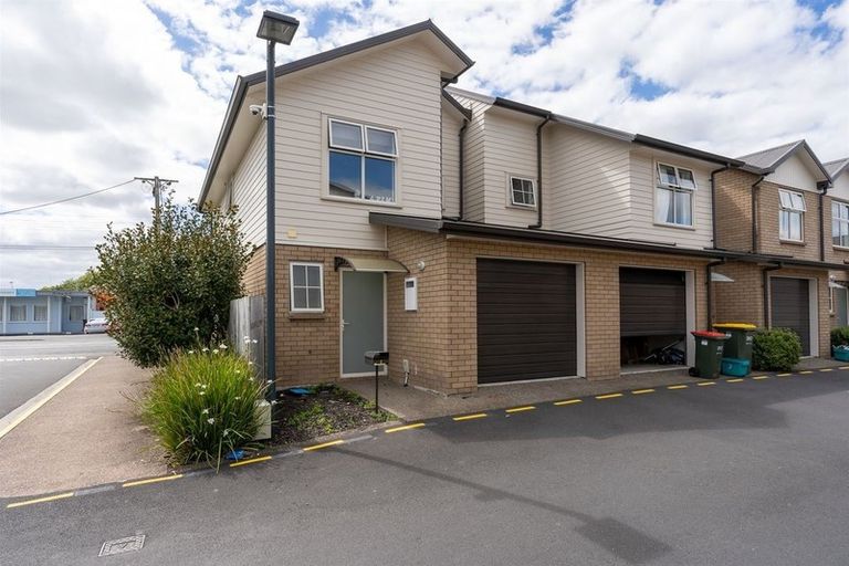 Photo of property in 1 Chiefs Court, Hamilton East, Hamilton, 3216