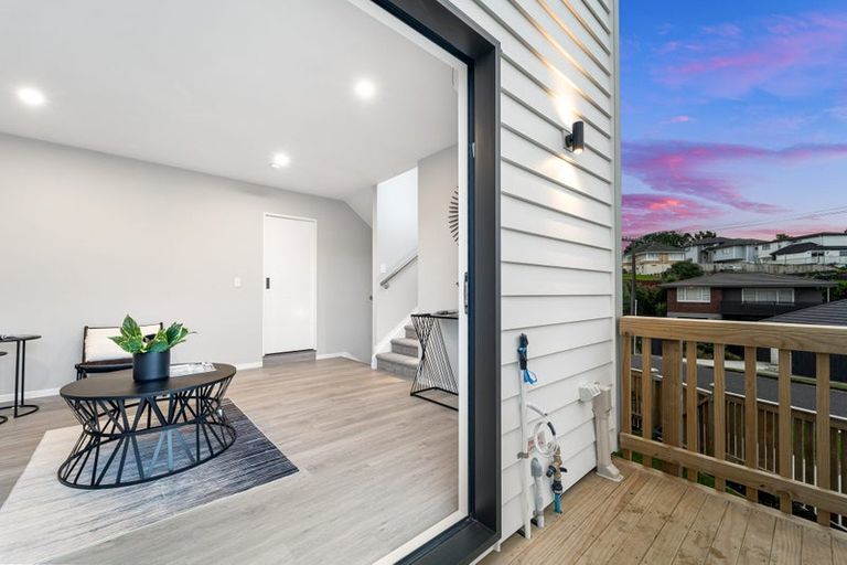 Photo of property in 13b Windermere Crescent, Blockhouse Bay, Auckland, 0600