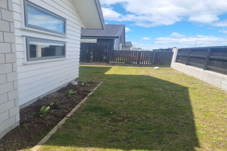 Photo of property in 40 Empire Crescent, Papamoa, 3118