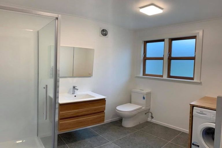 Photo of property in 45a Randwick Road, Northland, Wellington, 6012