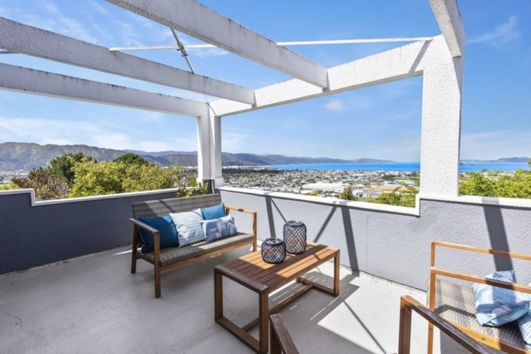 Photo of property in 6b Jacaranda Grove, Maungaraki, Lower Hutt, 5010