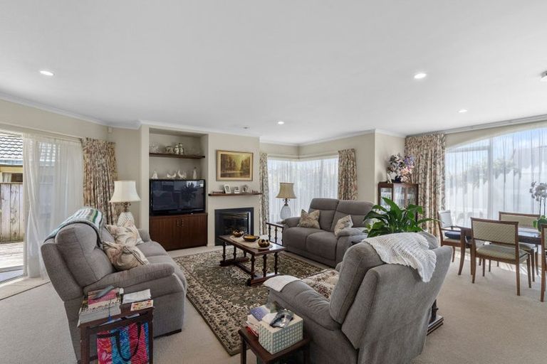 Photo of property in 4 Campbell Grove, Levin, 5510