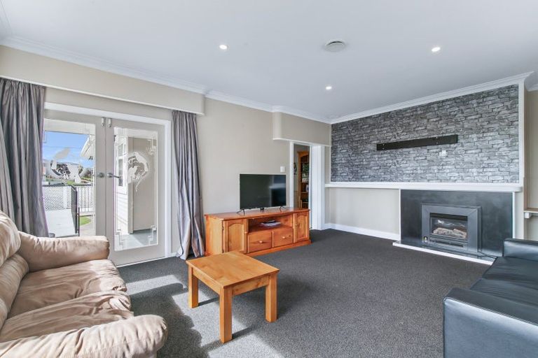 Photo of property in 31 Kawiu Road, Levin, 5510
