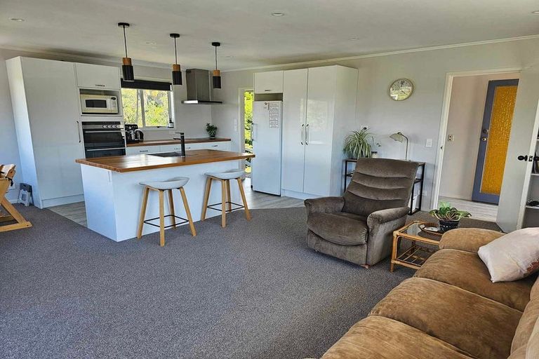 Photo of property in 65 Juniper Road, Sunnynook, Auckland, 0620