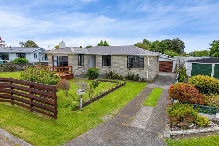 Photo of property in 72 Reid Avenue, Hawera, 4610