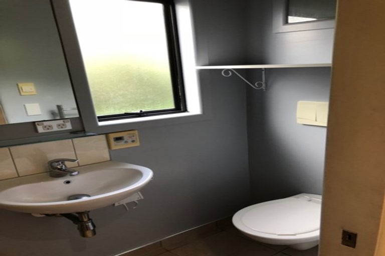 Photo of property in 12 Robert Grove, Paraparaumu, 5032