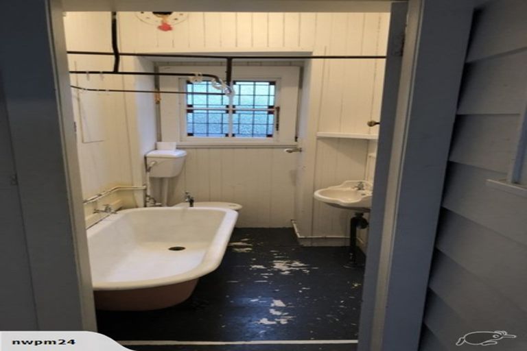 Photo of property in 15 Queens Parade, Devonport, Auckland, 0624