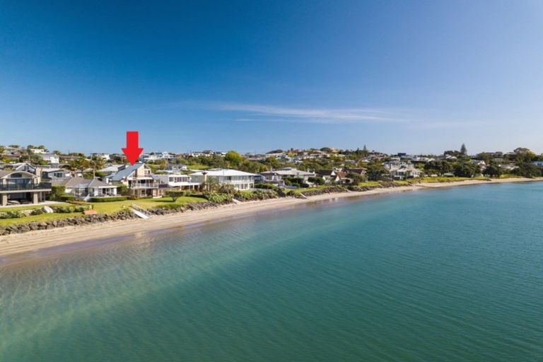 Photo of property in 98 Tindalls Bay Road, Tindalls Beach, Whangaparaoa, 0930