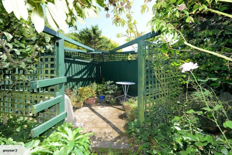 Photo of property in 25d Ramore Place, Redwood, Christchurch, 8051