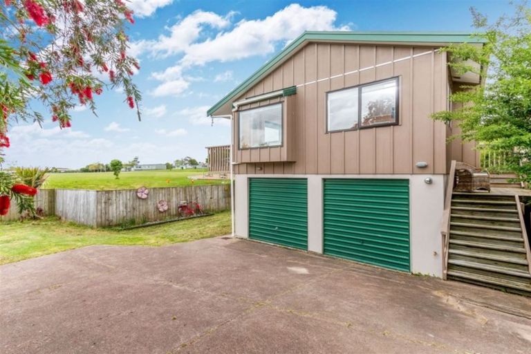 Photo of property in 1/27 St Leonards Road, Kelston, Auckland, 0602