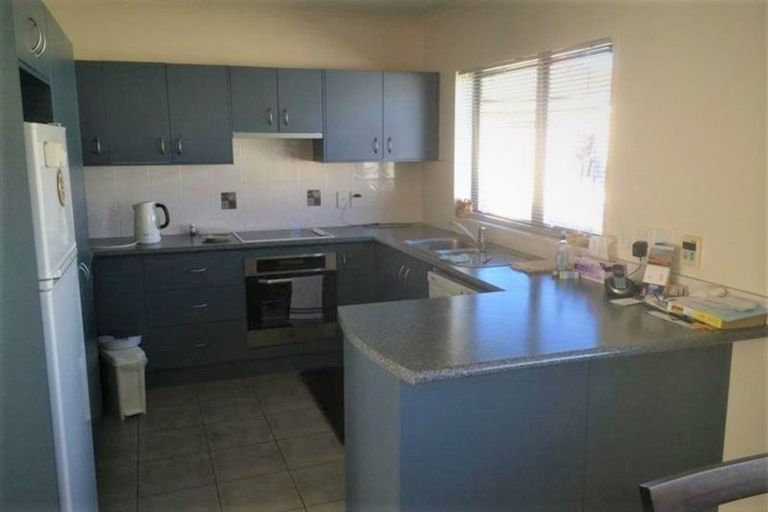 Photo of property in 27 Milson Drive, Papakura, 2110