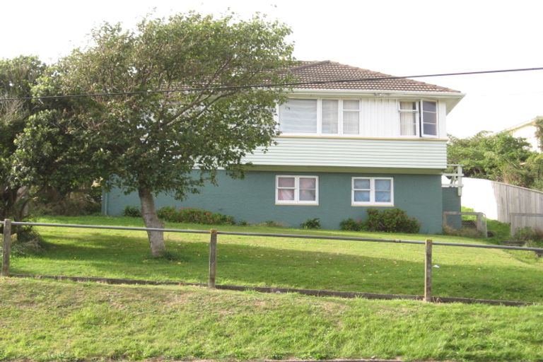Photo of property in 33 Hampshire Street, Cannons Creek, Porirua, 5024