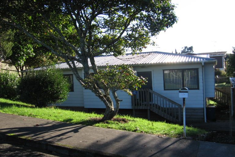 Photo of property in 9 Bridge Avenue, Te Atatu South, Auckland, 0610