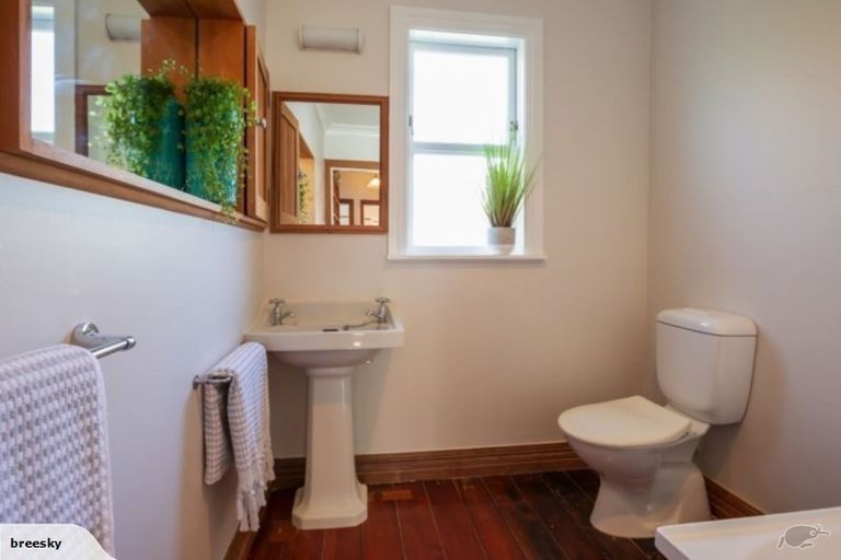 Photo of property in 1/49 Ranui Terrace, Tawa, Wellington, 5028