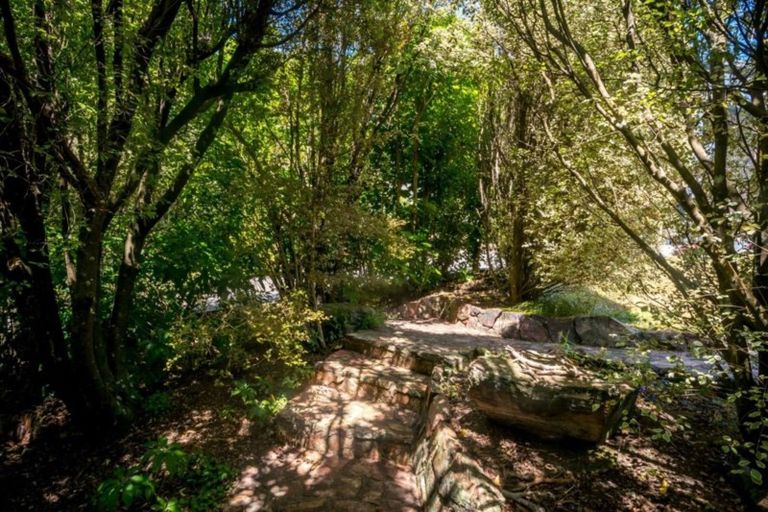 Photo of property in 18 Moana View Road, Waikawa, Picton, 7220