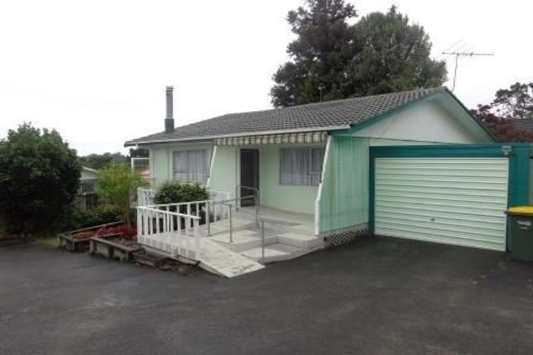 Photo of property in 17 Hassan Drive, Massey, Auckland, 0614