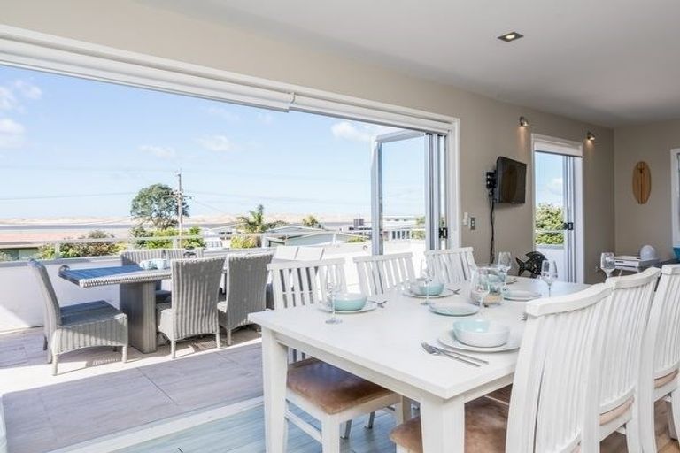 Photo of property in 32 Lincoln Street, Mangawhai Heads, Mangawhai, 0505
