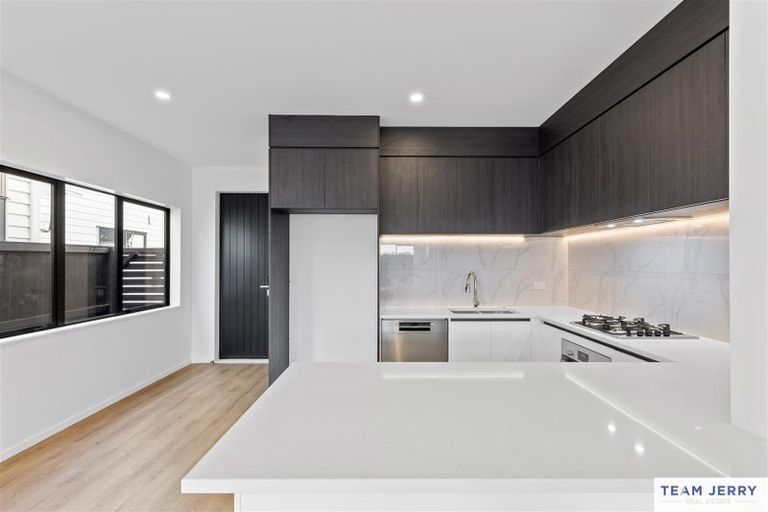 Photo of property in 51 Whare Kauri Road, Papakura, 2110