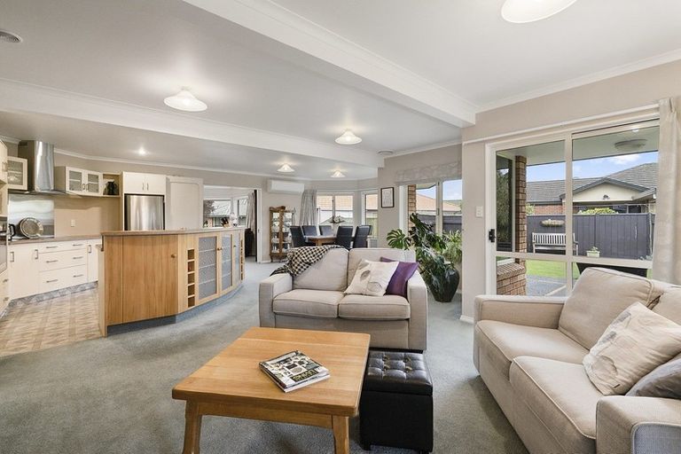 Photo of property in 34 Caroline Crescent, Highbury, Palmerston North, 4412