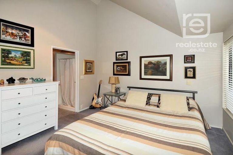 Photo of property in 2/30 Uppingham Crescent, Hillcrest, Auckland, 0627