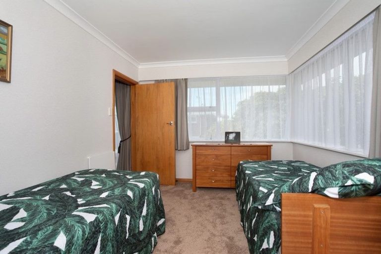 Photo of property in 17 Henare Street, West End, Palmerston North, 4412