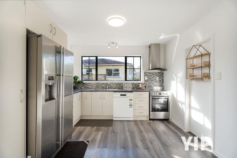 Photo of property in 12 Fyvie Avenue, Tawa, Wellington, 5028