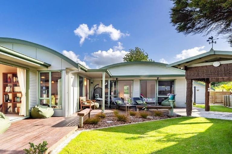 Photo of property in 8 Pukeora Way, Mangawhai, 0505