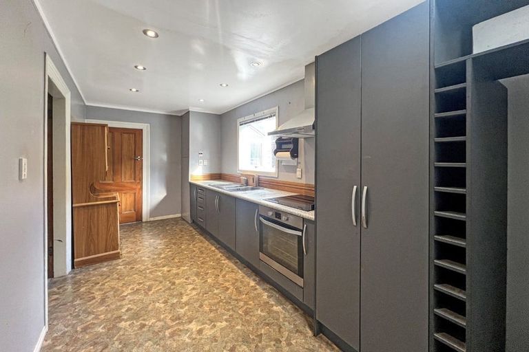 Photo of property in 35 Riddlers Crescent, Petone, Lower Hutt, 5012