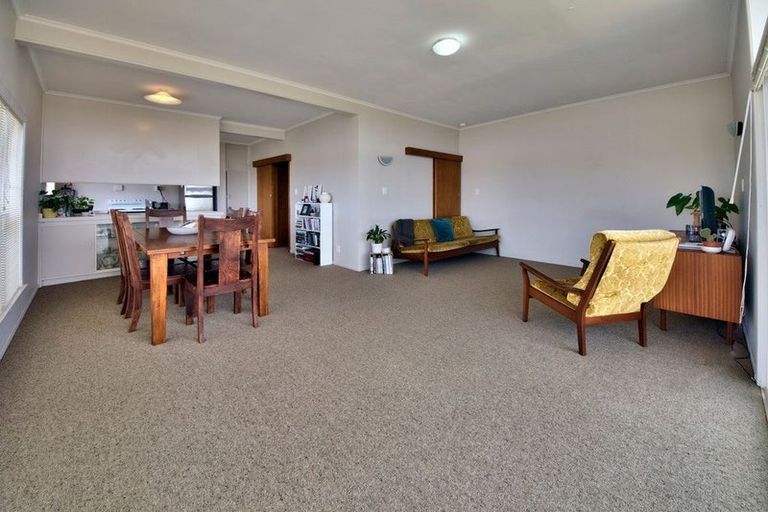 Photo of property in 121 Mcleod Road, Te Atatu South, Auckland, 0610