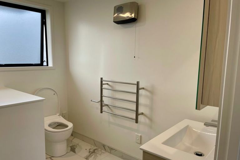 Photo of property in 8/22 Yeovil Road, Te Atatu Peninsula, Auckland, 0610