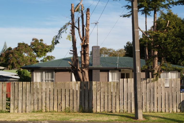 Photo of property in 68 Blake Road, Mangere East, Auckland, 2024