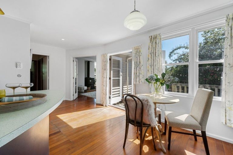 Photo of property in 82 Martindales Road, Heathcote Valley, Christchurch, 8022